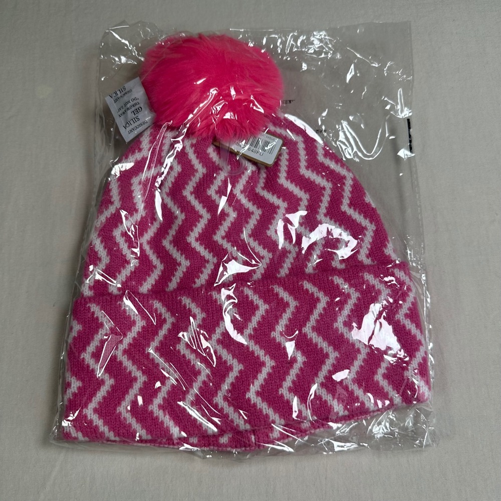 Womens Pink White Zig Zag Knit‎ Beanie Pom Pom Winter Hat OS NWT